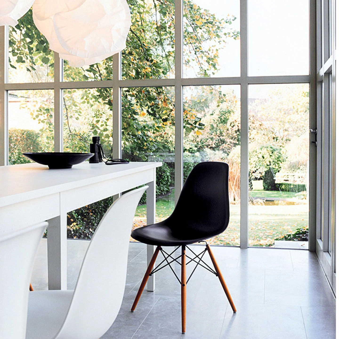 Vitra DSW Eames Plastic Side Chair - Image 4
