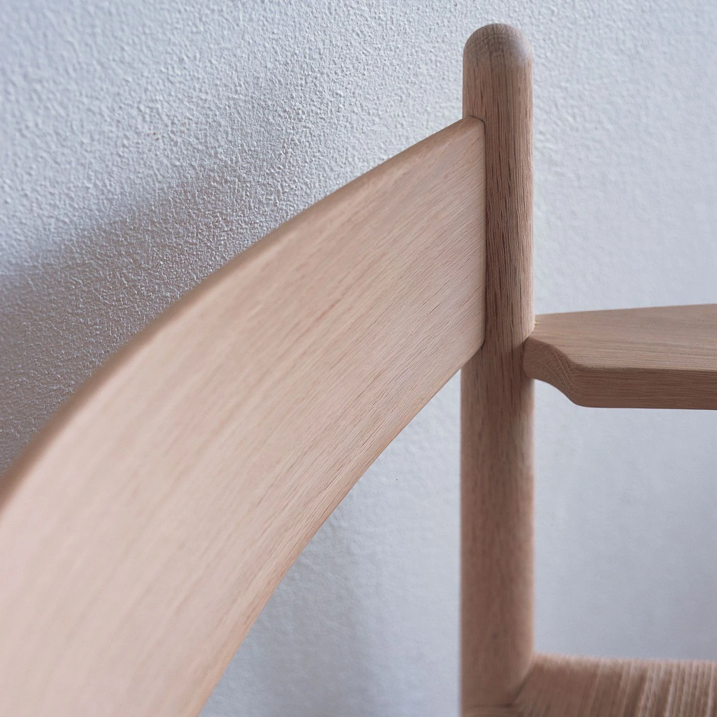 CH37 Chair With Arms - Image 4