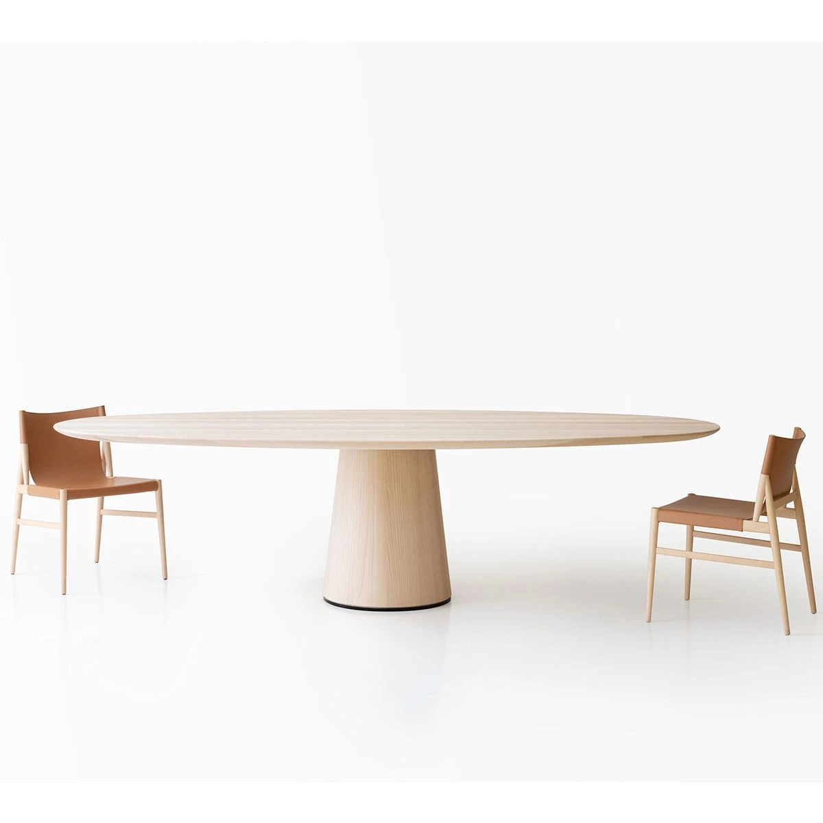Materic Ovale Dining Table - Image 3