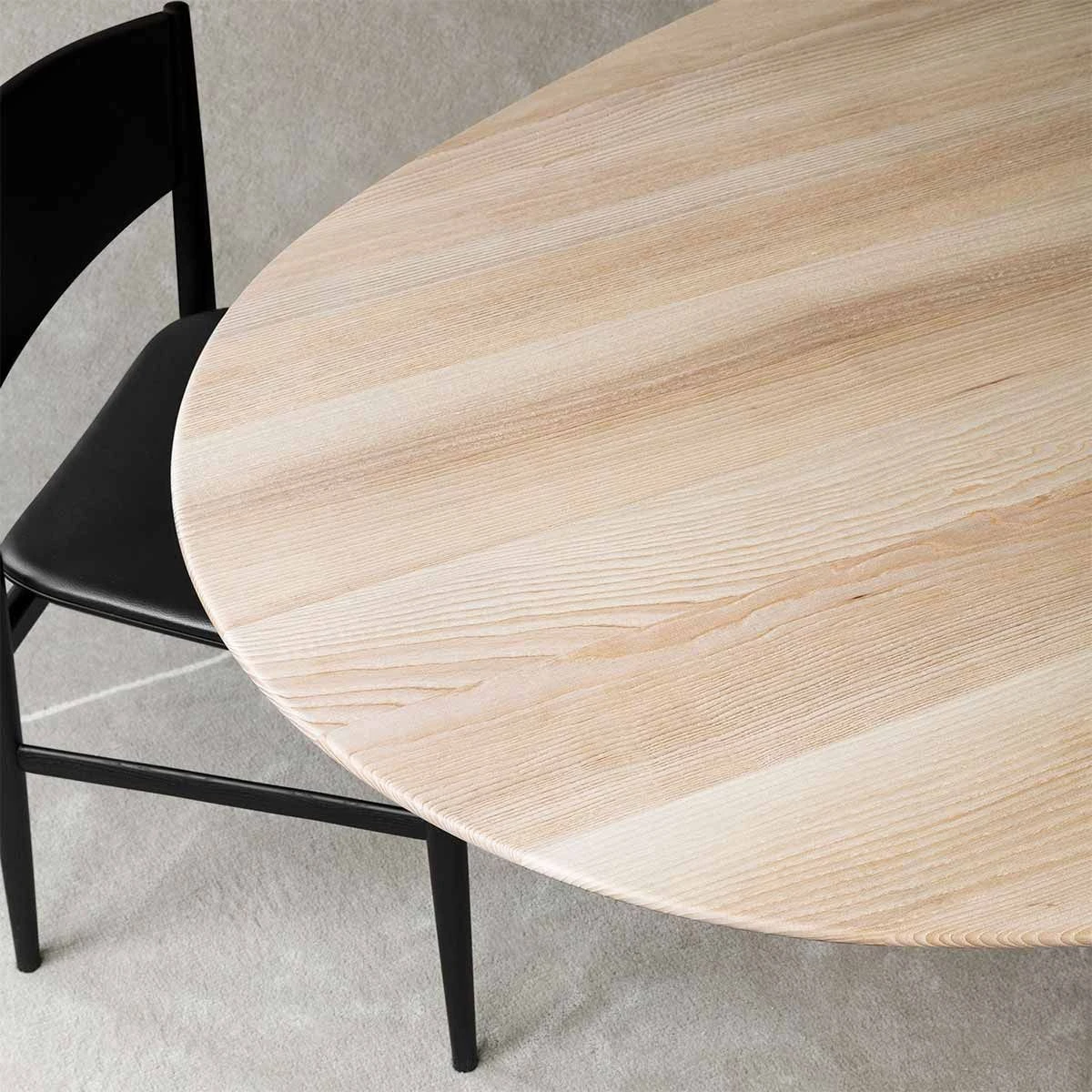 Materic Ovale Dining Table - Image 5