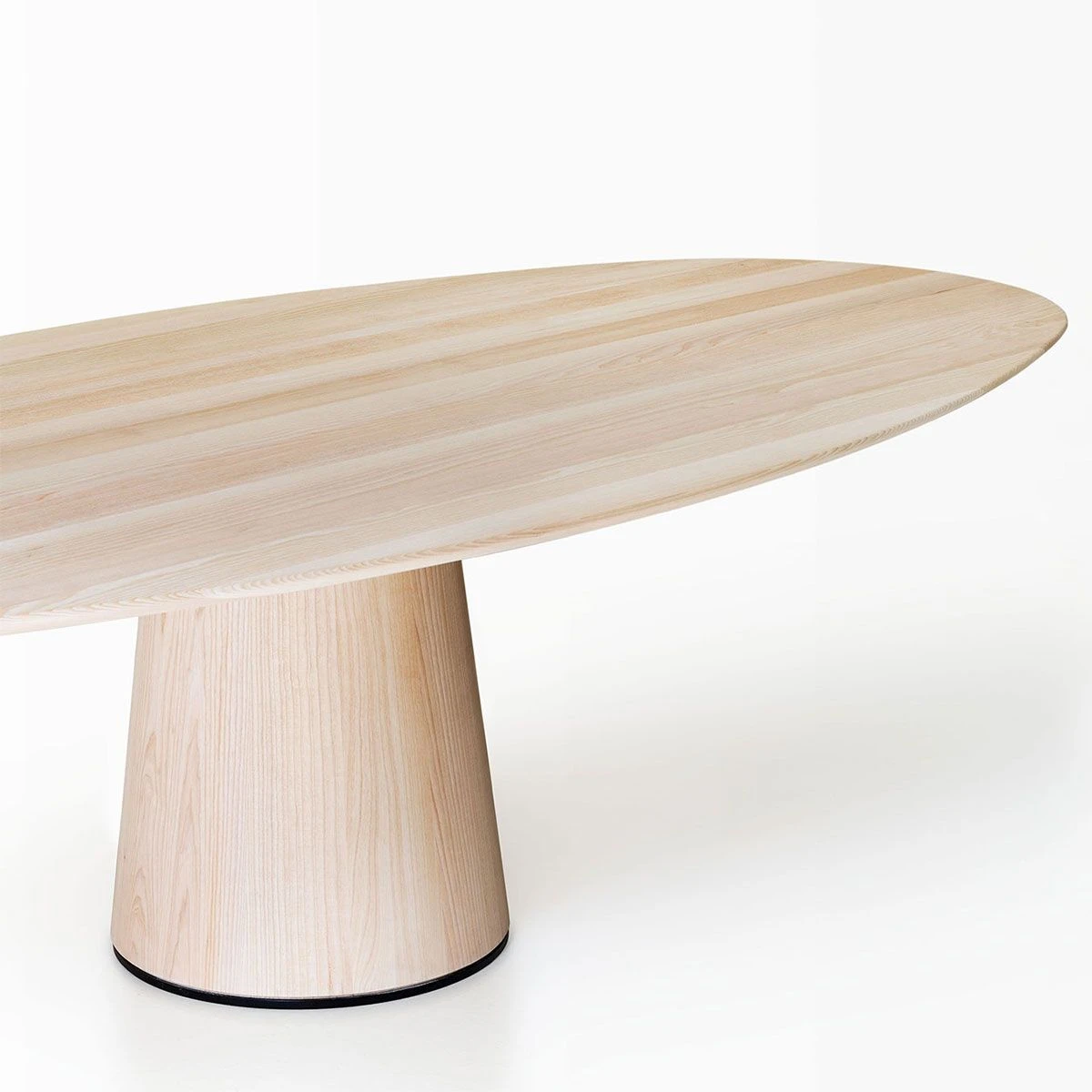 Materic Ovale Dining Table - Image 4